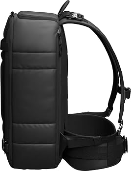 Db (Douchebags) カメラバック　26L 日本へ帰るためのバックパック「Db Backpack」 - YouTube